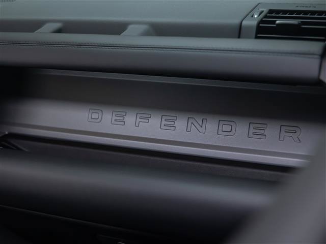 Used 2026 Land Rover Defender 110 V8 AWD/4WD image 32