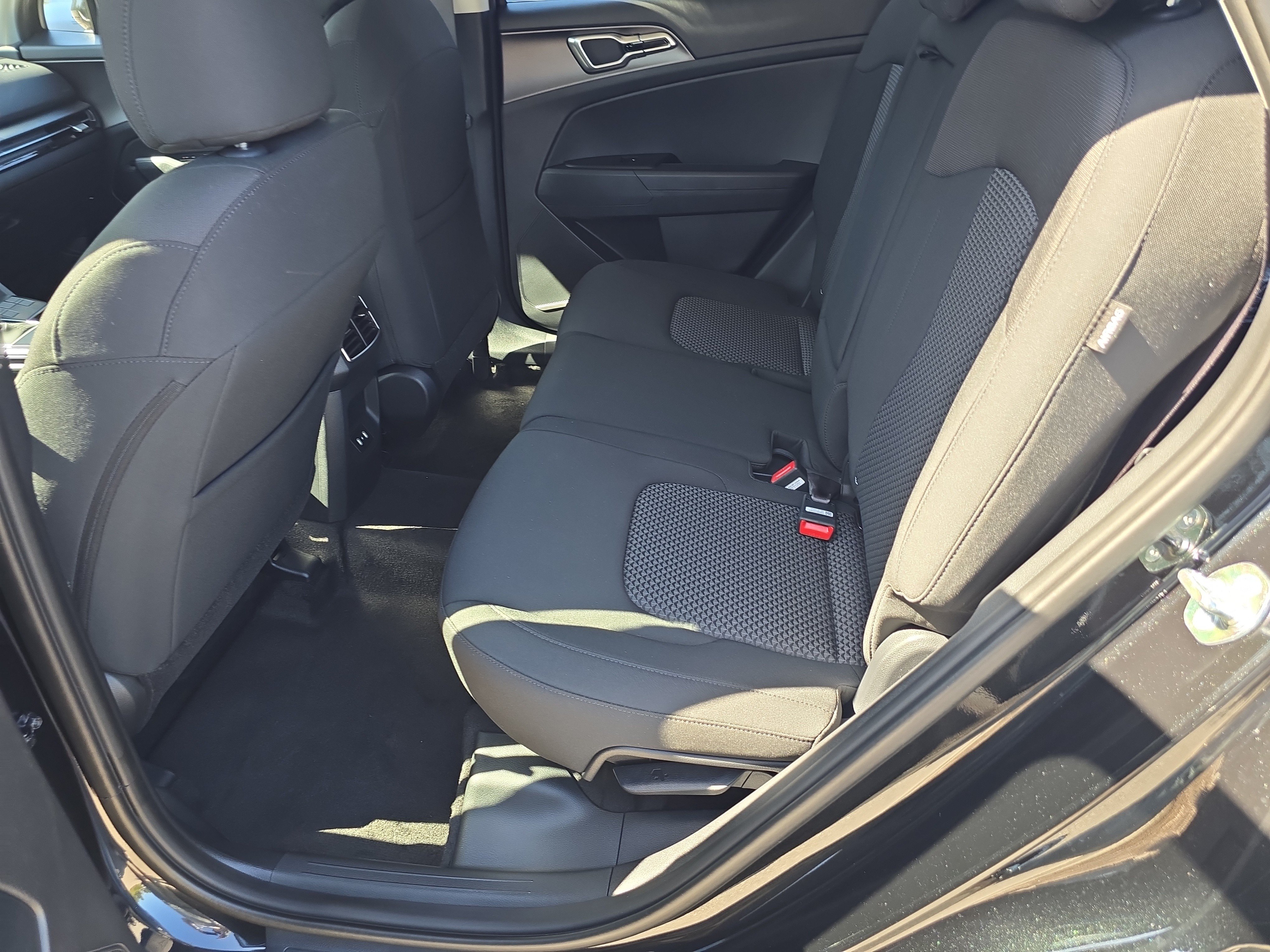 New 2027 Kia Sportage LX FWD image 16