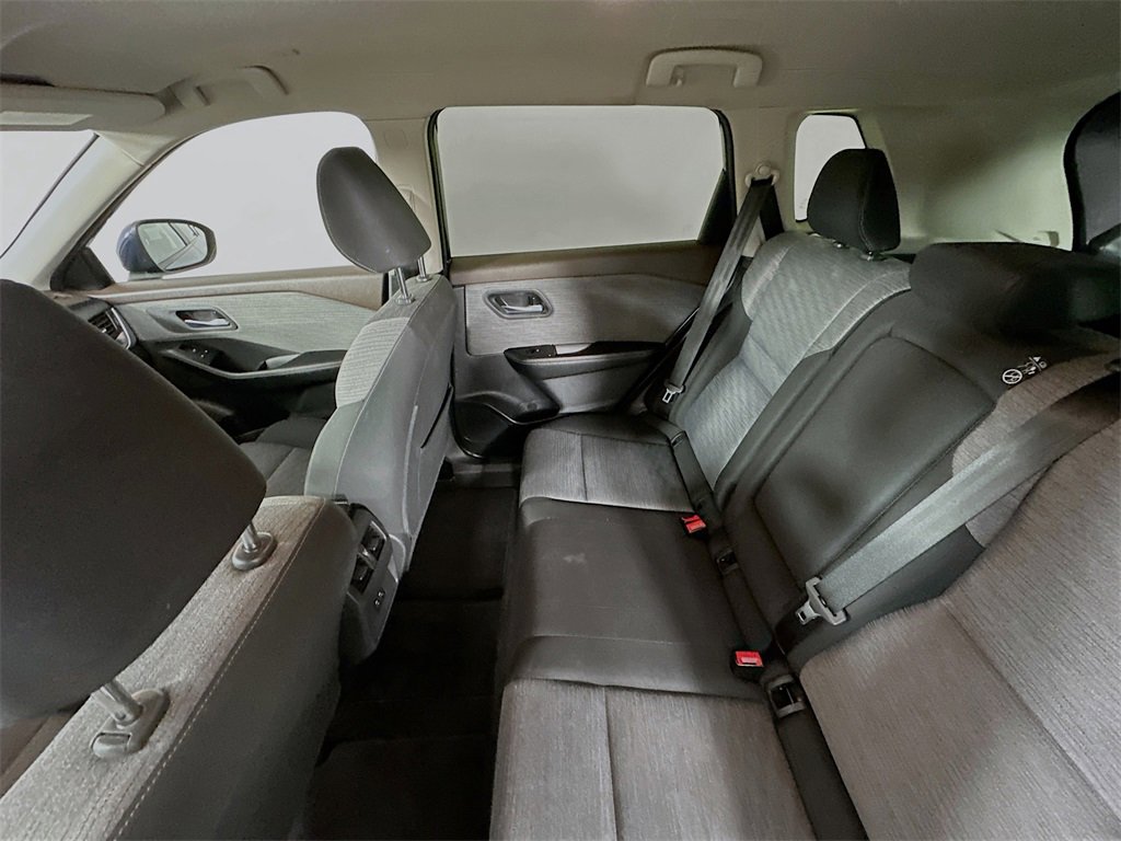 Used 2023 Nissan Rogue SV image 6