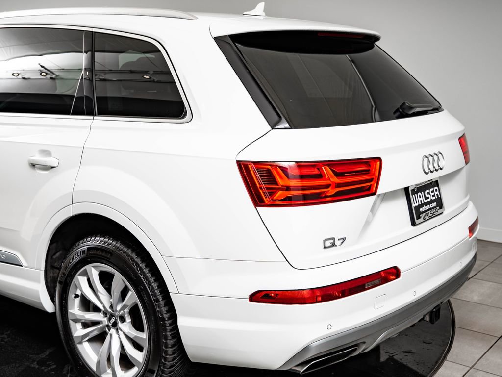 Used 2019 Audi Q7 3.0T Premium w/ Convenience Package AWD/4WD image 19