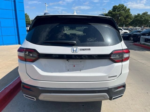 Used 2023 Honda Pilot Touring image 6