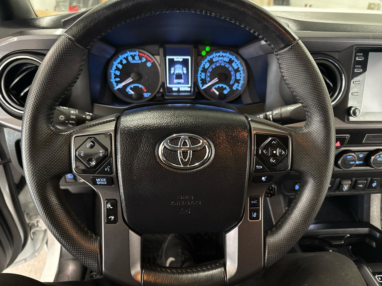 Used 2023 Toyota Tacoma TRD Off-Road w/ Technology Package image 13