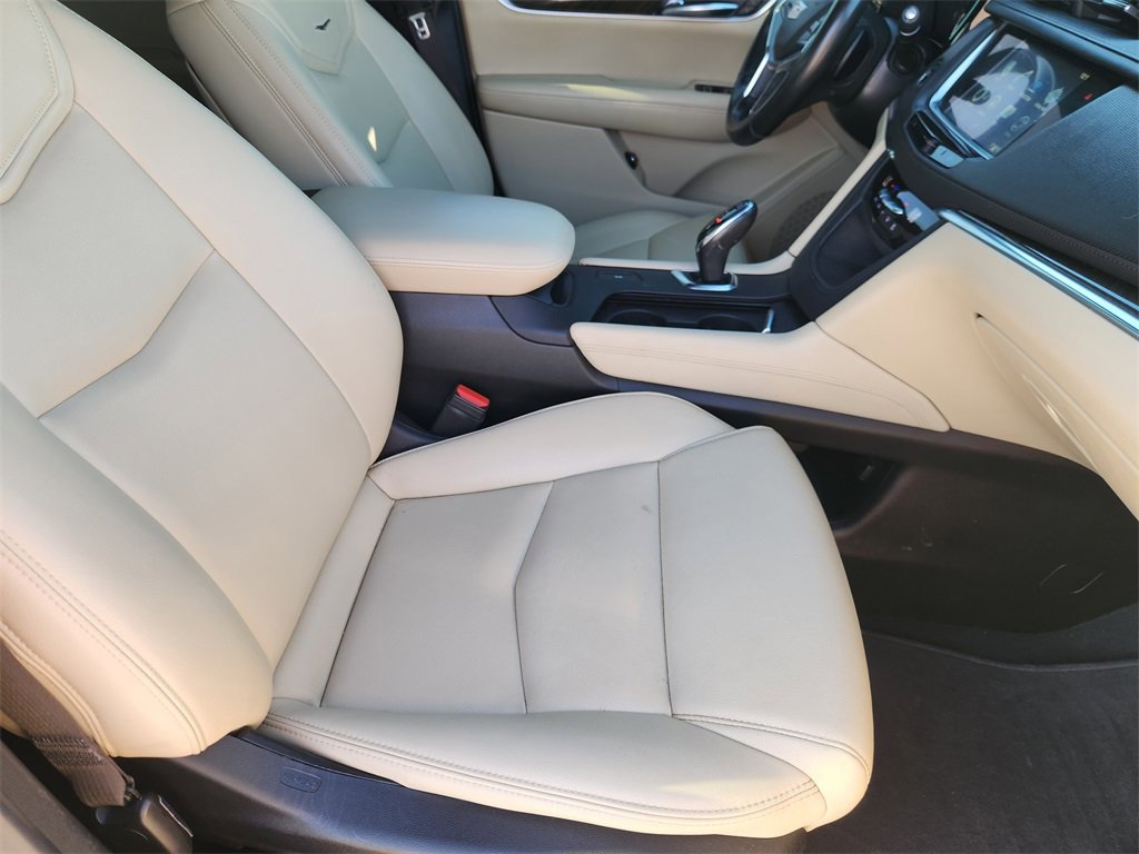 Used 2019 Cadillac XT5 FWD image 14