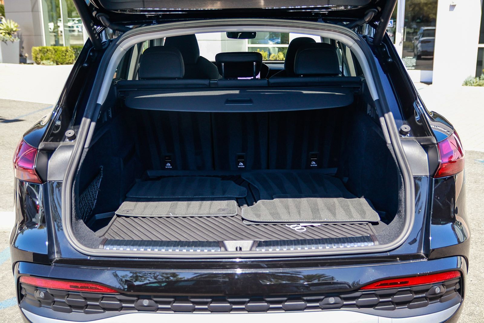 Certified 2025 Audi Q5 Prestige image 30