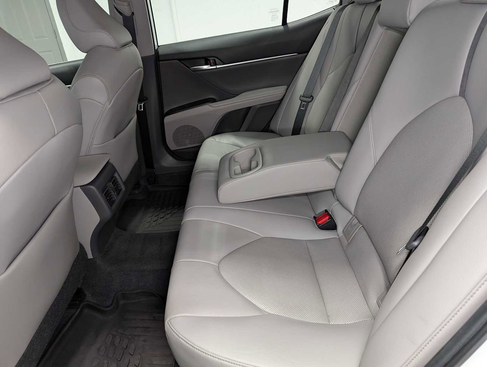 Used 2021 Toyota Camry XLE FWD image 22