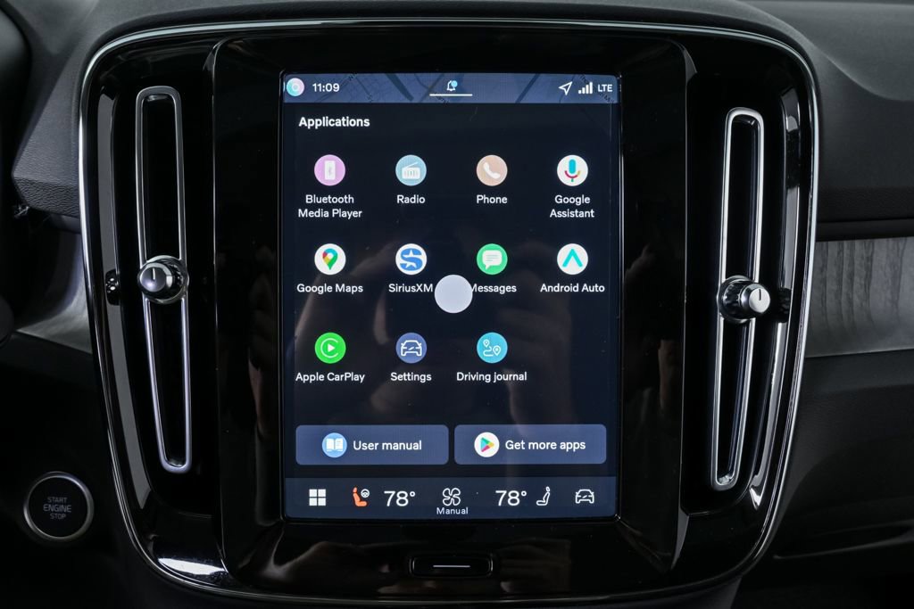 New 2026 Volvo XC40 B5 Core image 13