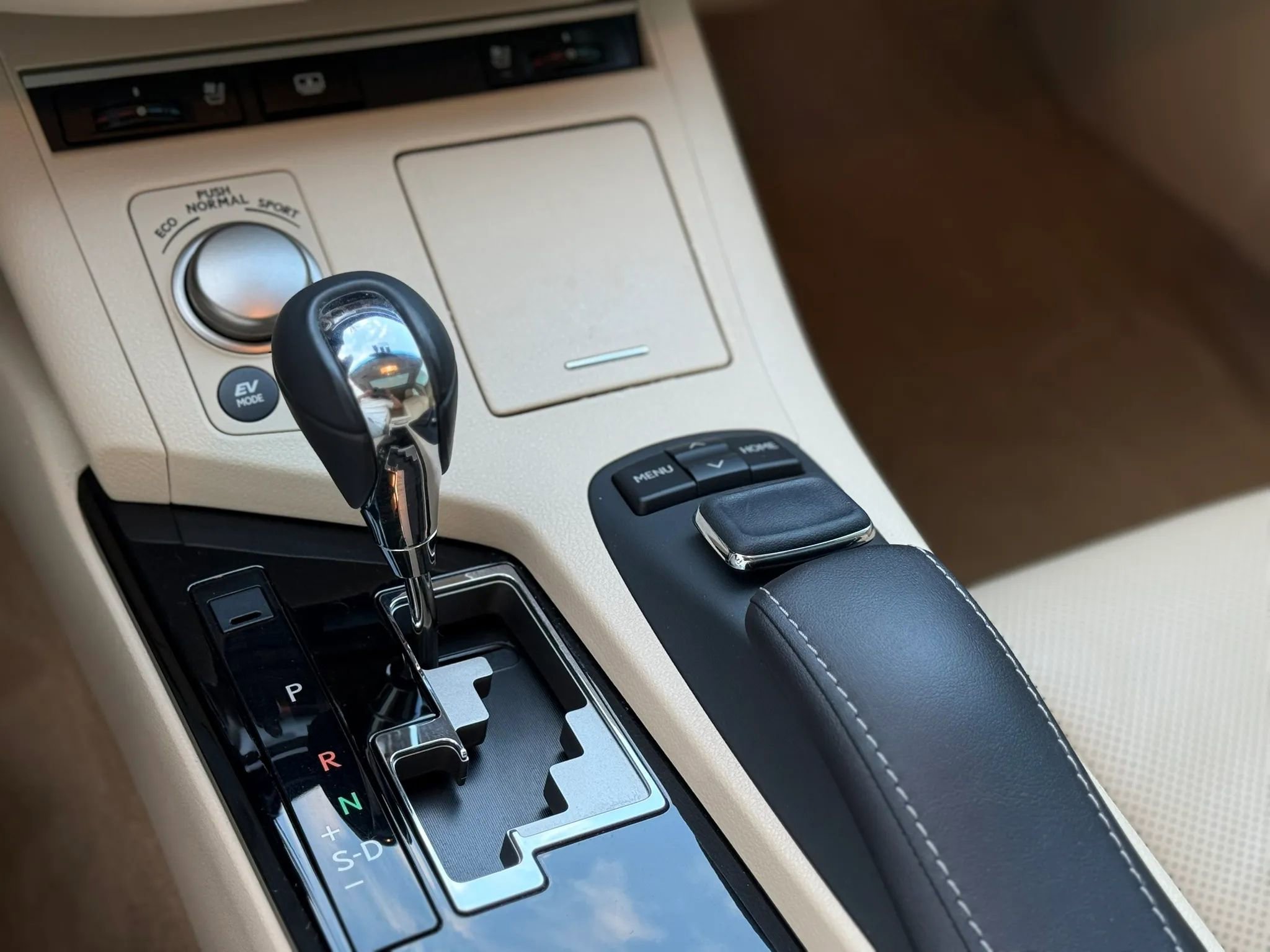 Used 2015 Lexus ES 300h w/ Navigation System Package FWD image 24