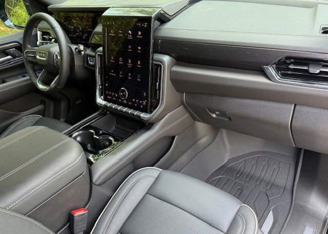 New 2026 GMC Yukon XL Elevation w/ Elevation Premium Package image 21