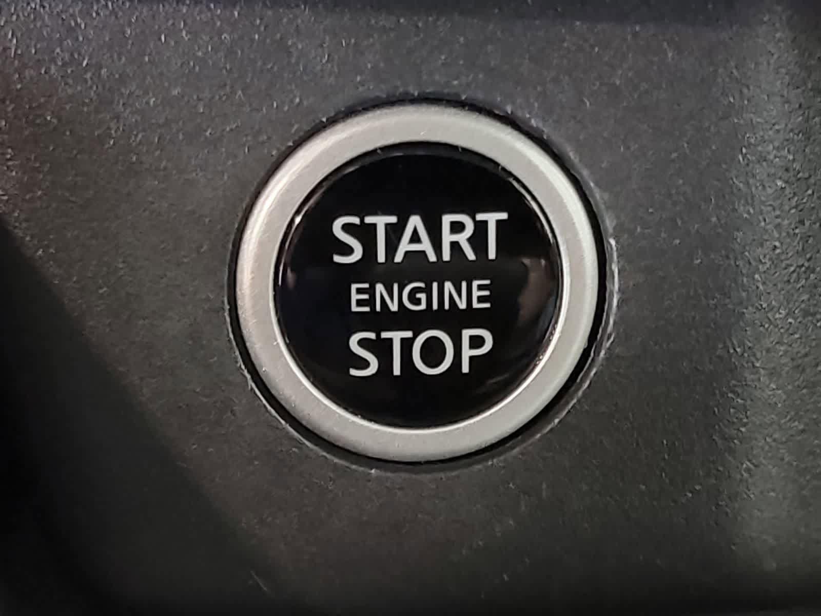 Used 2022 Nissan Rogue SV AWD/4WD image 5