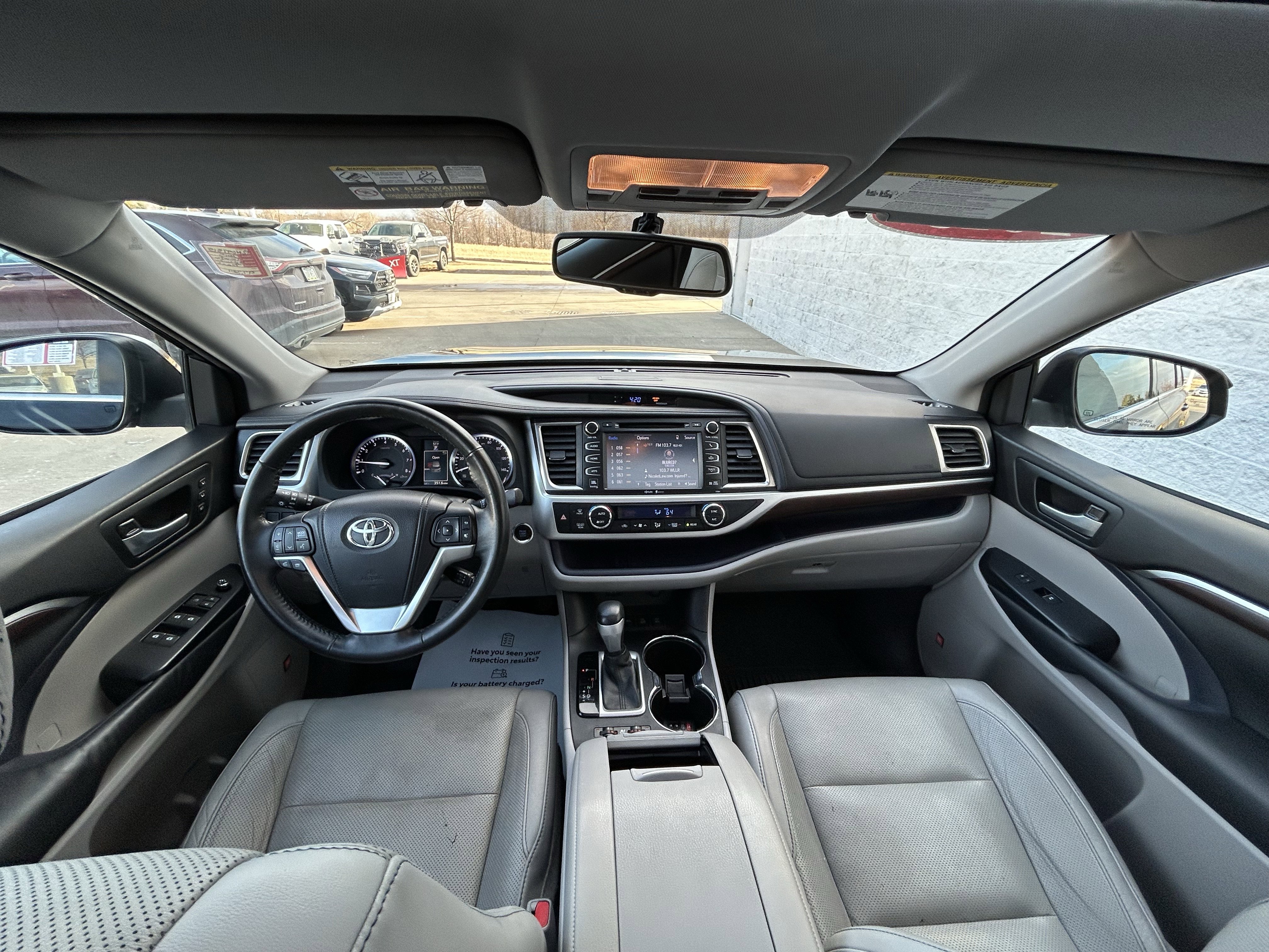 Used 2015 Toyota Highlander Limited image 22