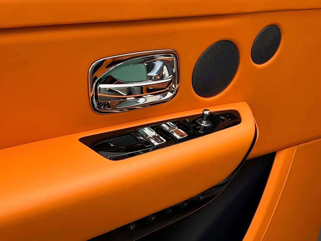 Used 2025 Rolls-Royce Cullinan image 12