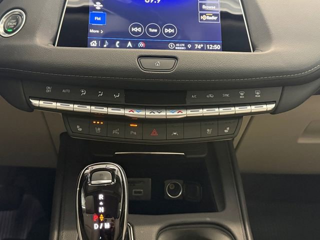 Used 2022 Cadillac XT4 Premium Luxury w/ Technology Package FWD image 4