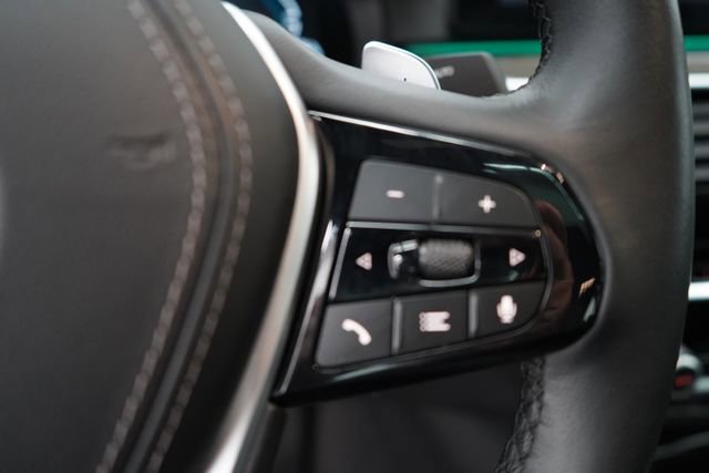 Used 2023 BMW 530e xDrive w/ Convenience Package image 13