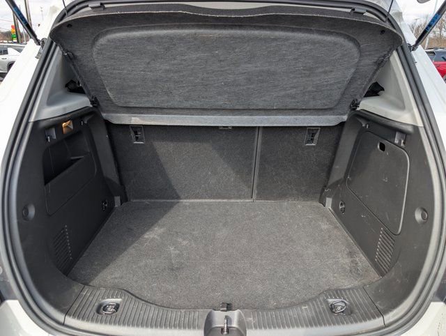 Used 2022 Chevrolet Trax LT w/ LT Convenience Package image 19