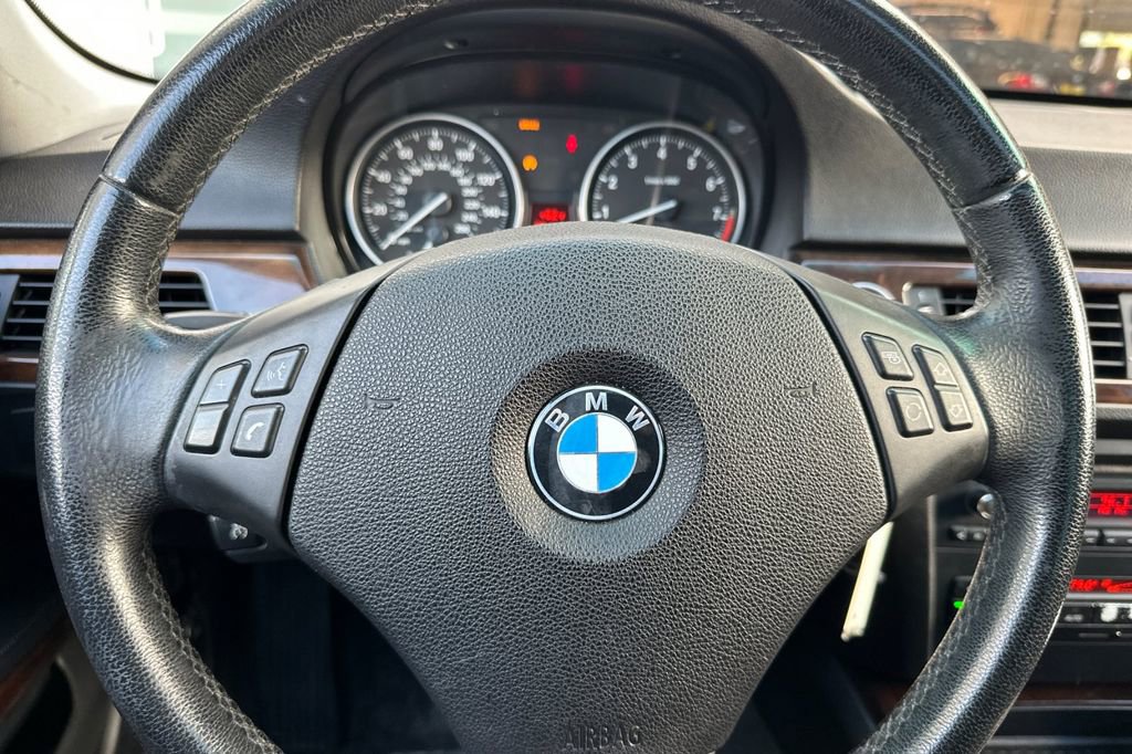 Used 2011 BMW 335i Sedan RWD image 23
