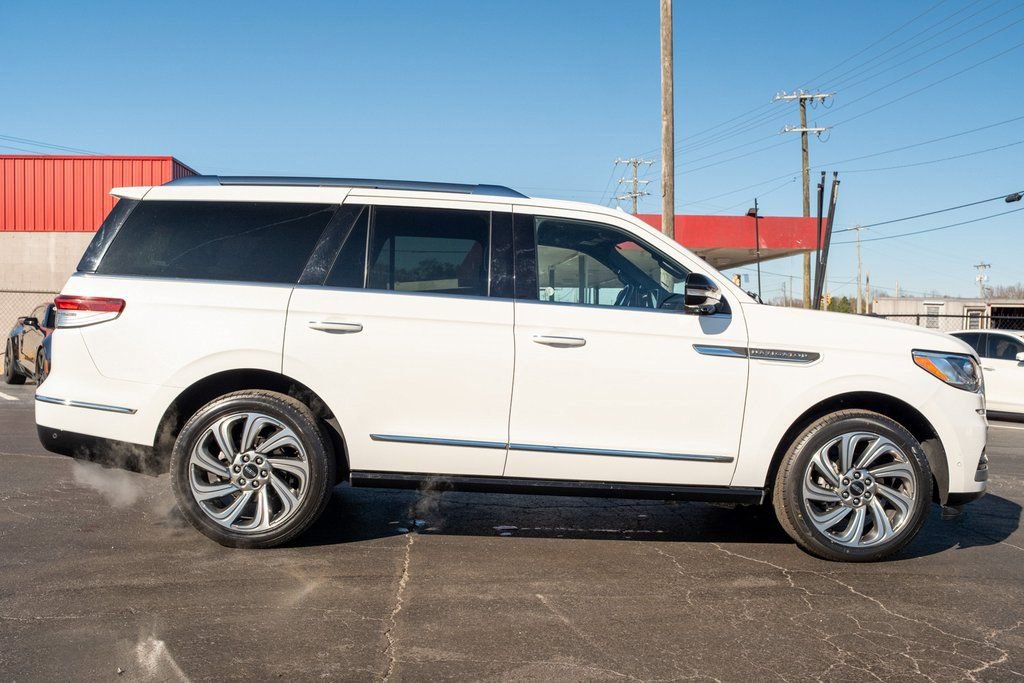 Used 2023 Lincoln Navigator Reserve image 39