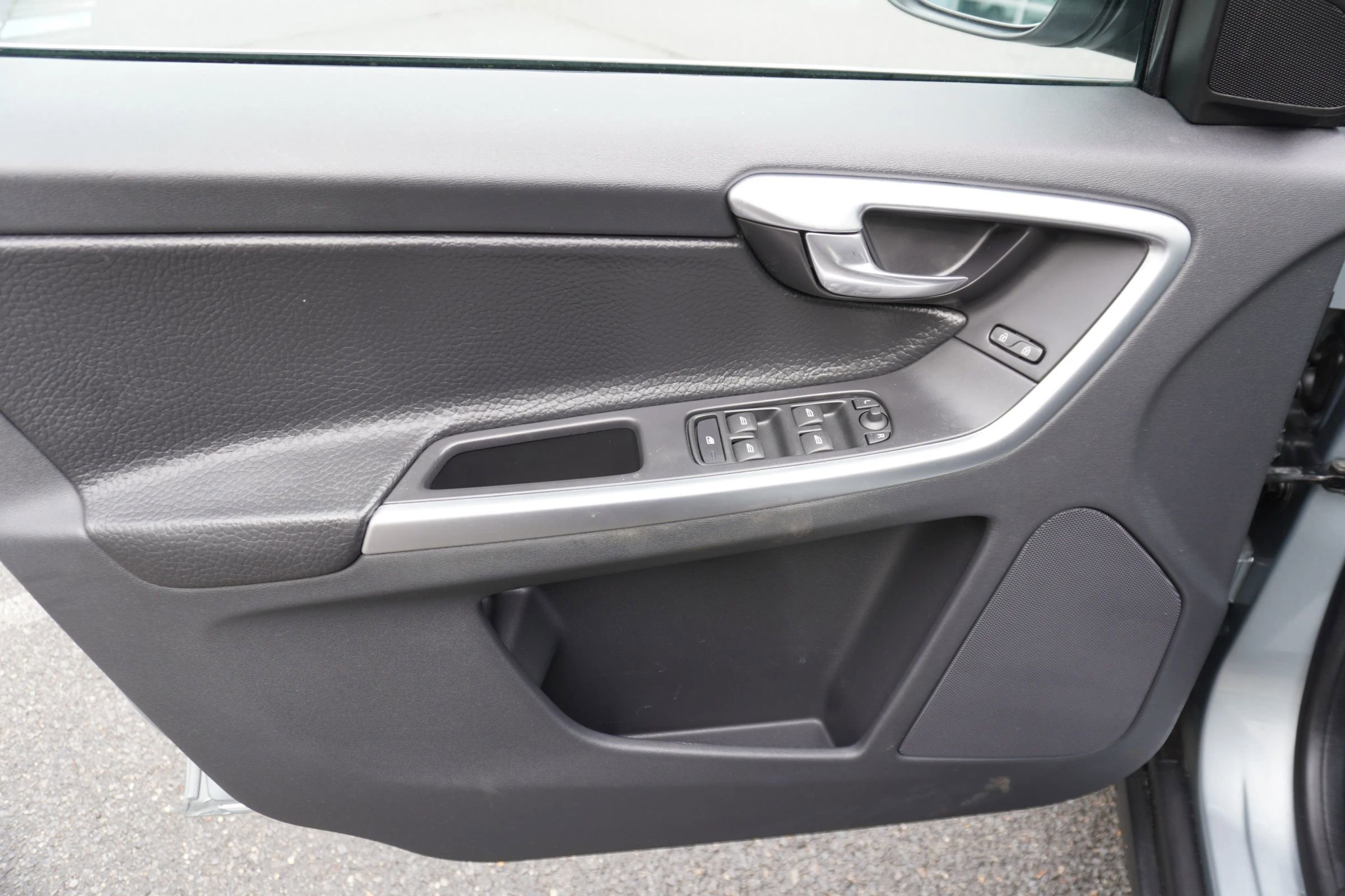 Used 2011 Volvo XC60 3.2 image 24