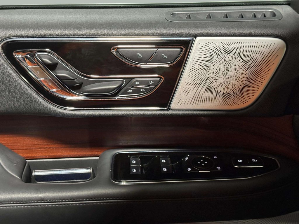 Certified 2023 Lincoln Navigator Reserve AWD/4WD image 10