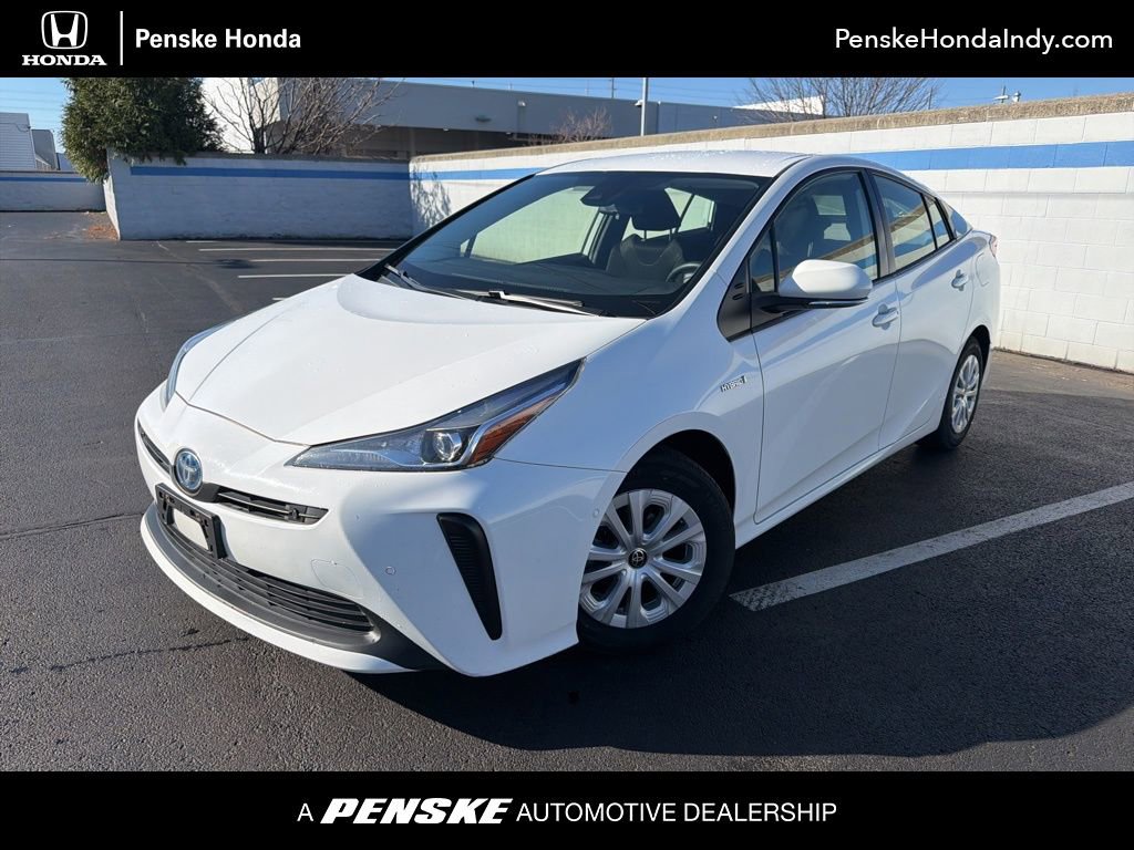 Used 2021 Toyota Prius LE image 1