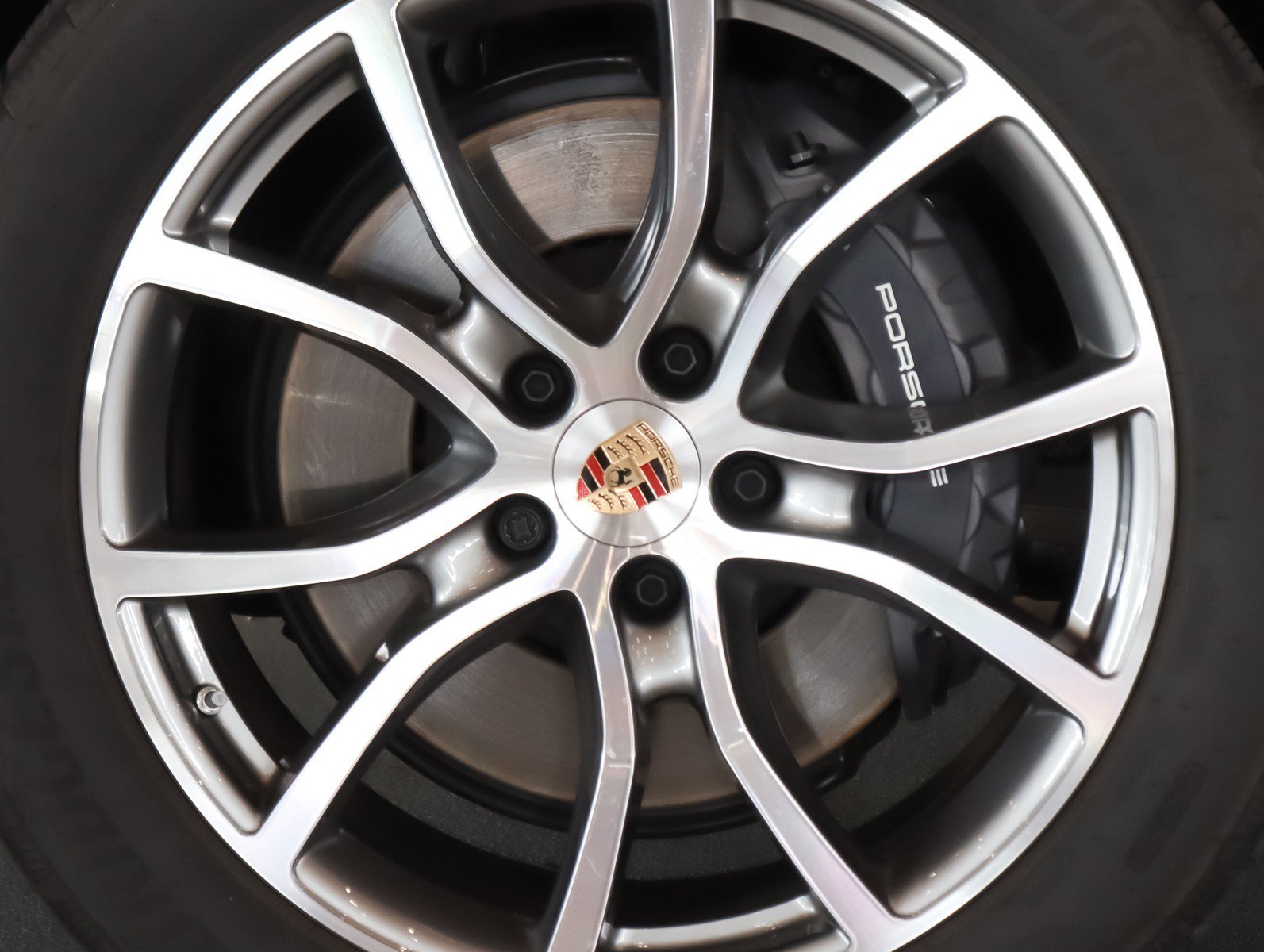 Certified 2026 Porsche Cayenne AWD/4WD image 29