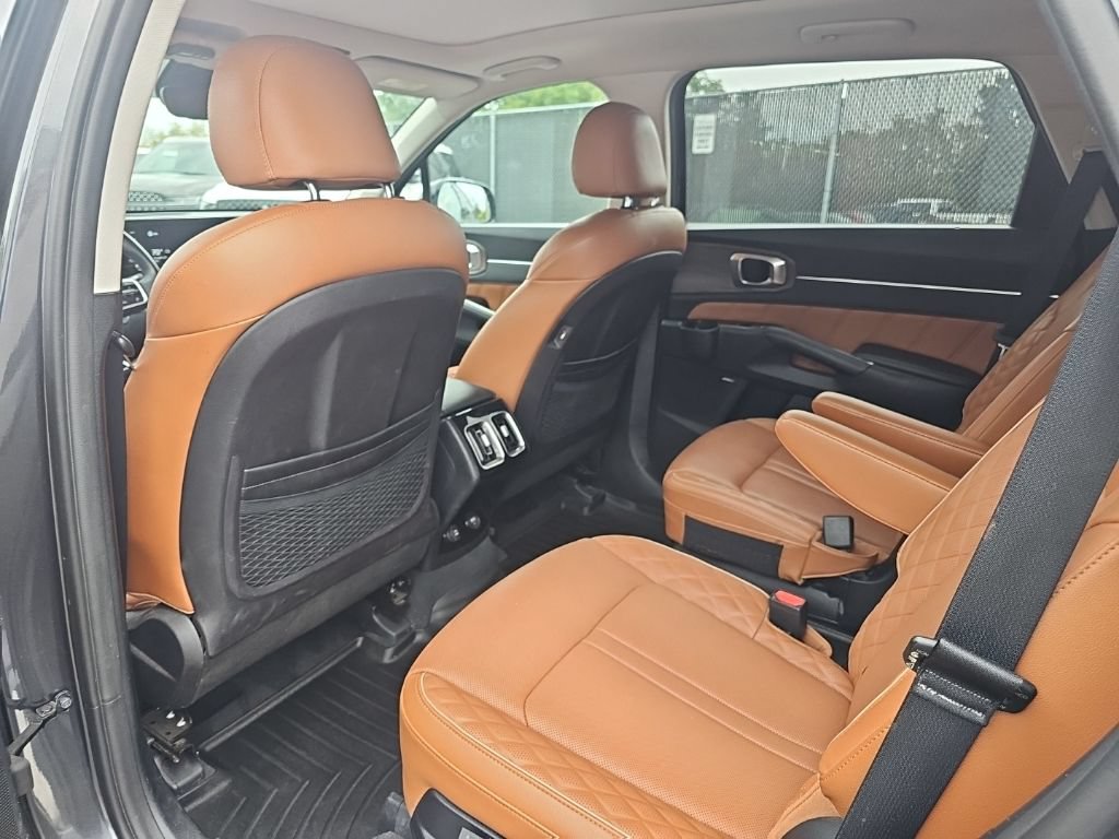 Used 2022 Kia Sorento SX Prestige w/ Rust Color Package AWD/4WD image 10