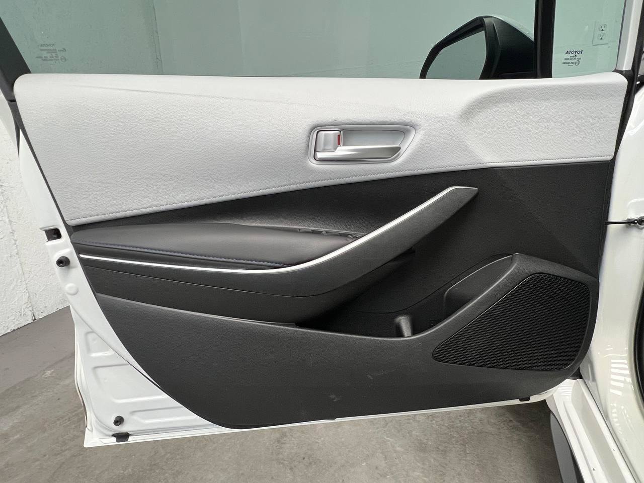 Used 2020 Toyota Corolla SE FWD image 7