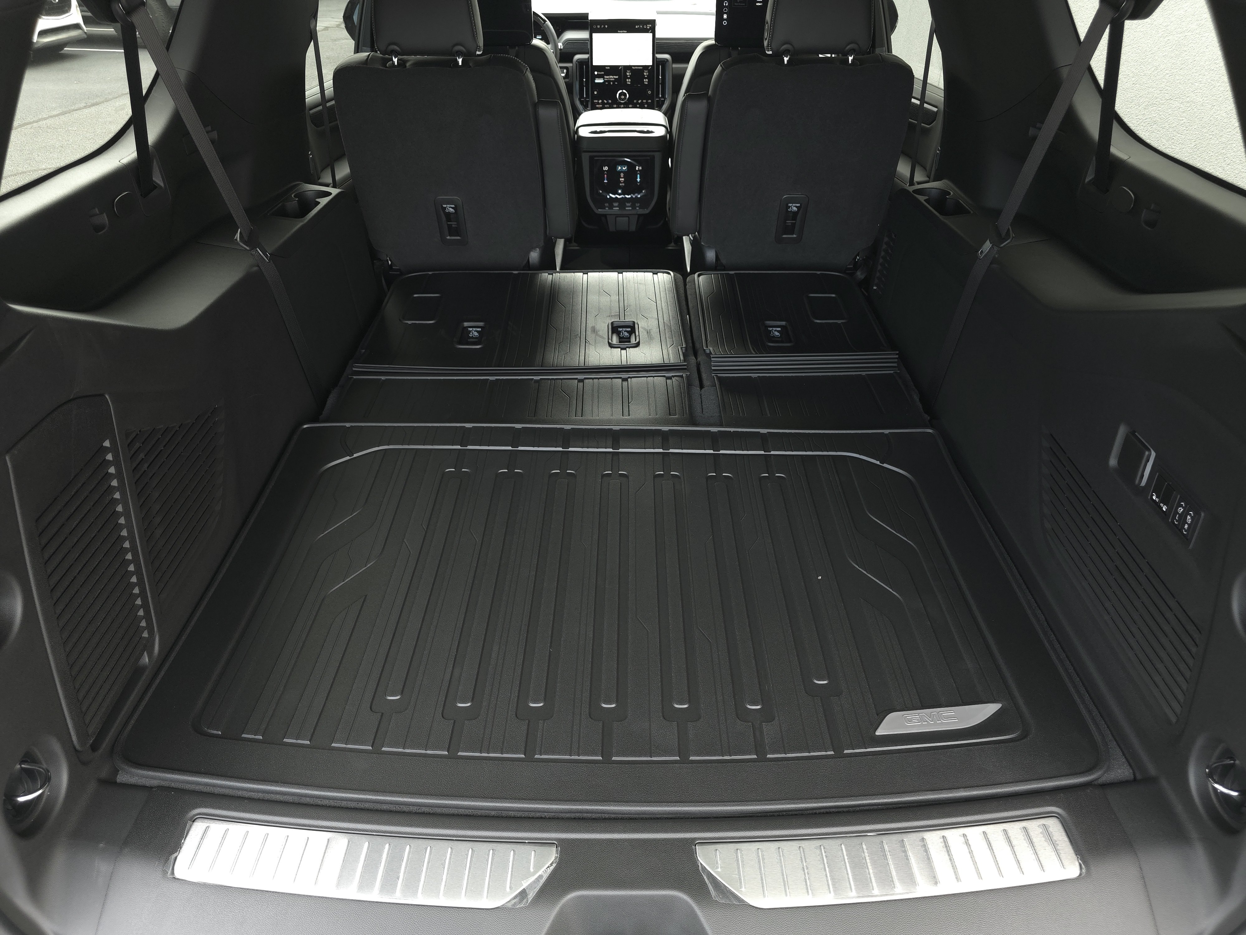 New 2026 GMC Yukon XL AT4 Ultimate w/ LPO, Floor Liner Package AWD/4WD image 45