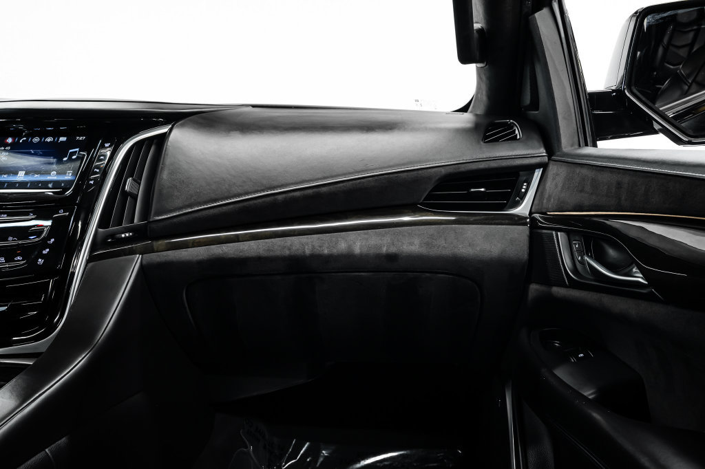 Used 2020 Cadillac Escalade Platinum RWD image 29