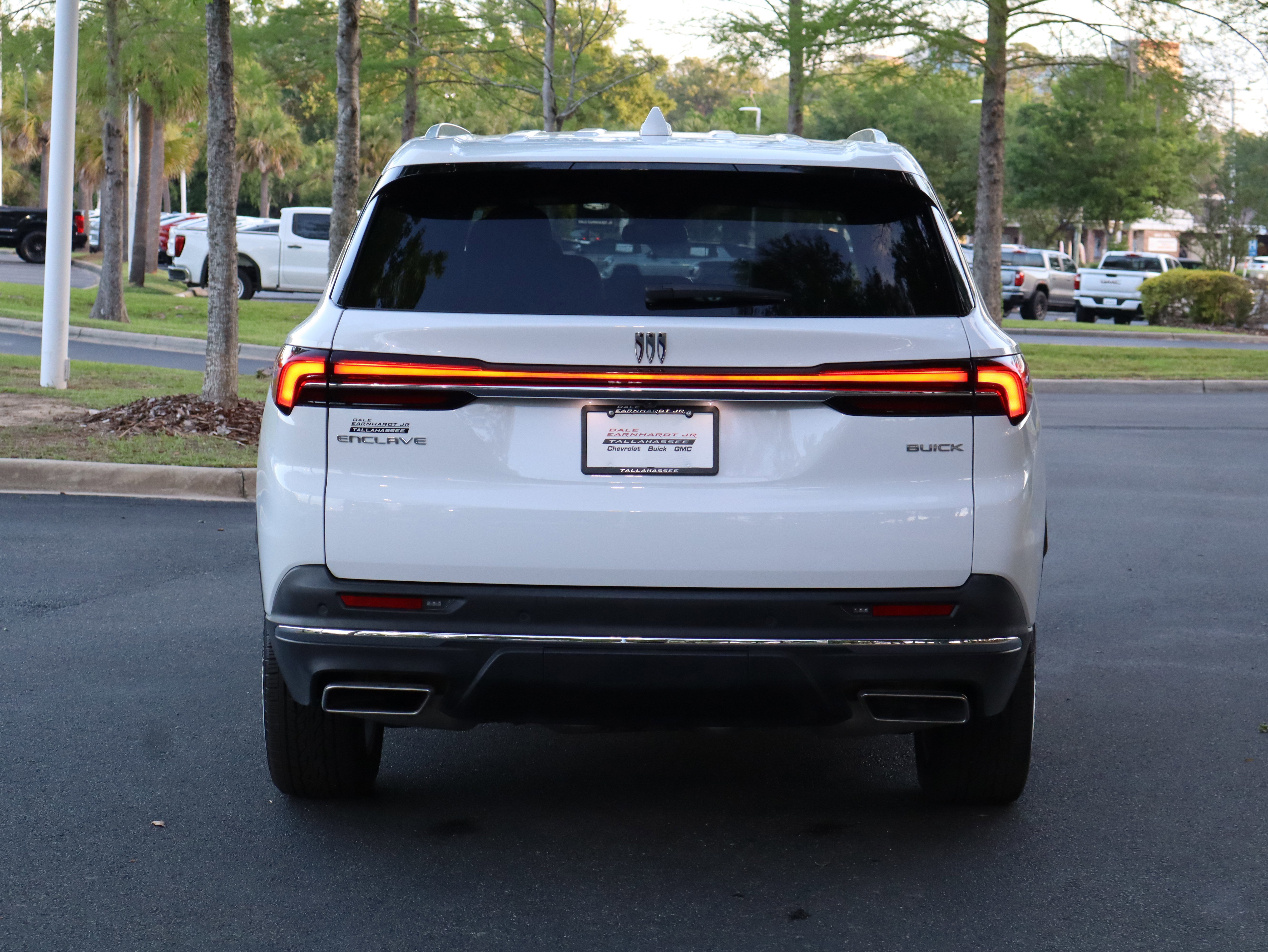 Used 2026 Buick Enclave Preferred image 8