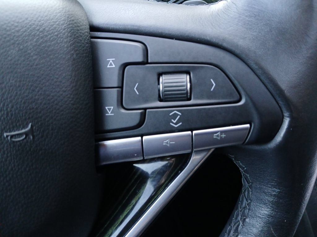 Used 2021 Cadillac XT6 Premium Luxury FWD image 25