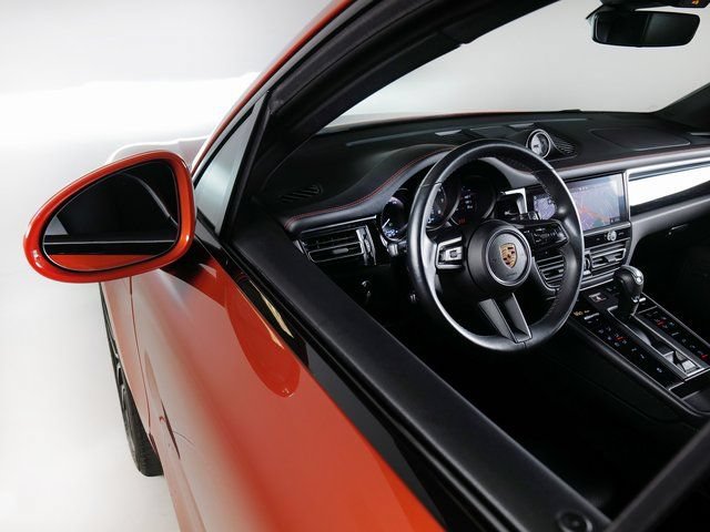 Certified 2024 Porsche Macan S AWD/4WD image 28
