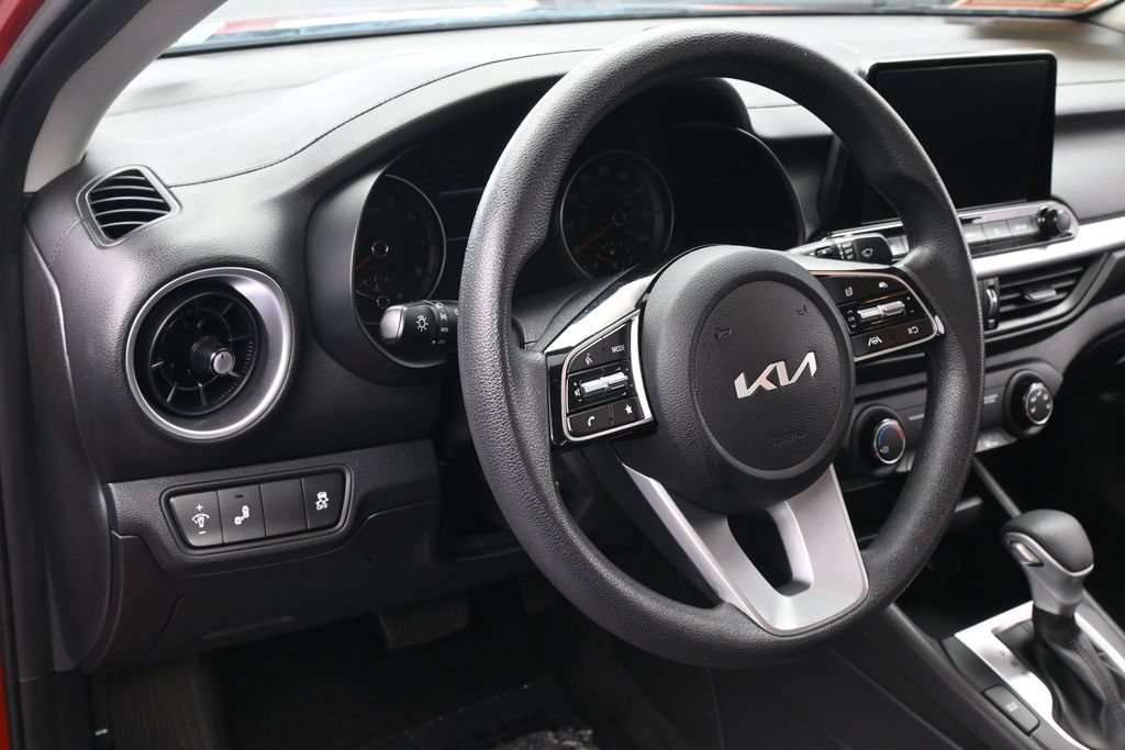 Used 2023 Kia Forte LXS w/ LXS Technology Package FWD image 14