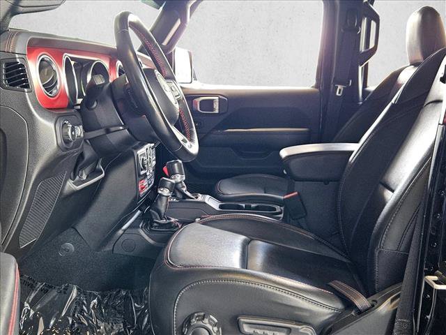 Used 2022 Jeep Wrangler Unlimited Rubicon w/ Cold Weather Group AWD/4WD image 16