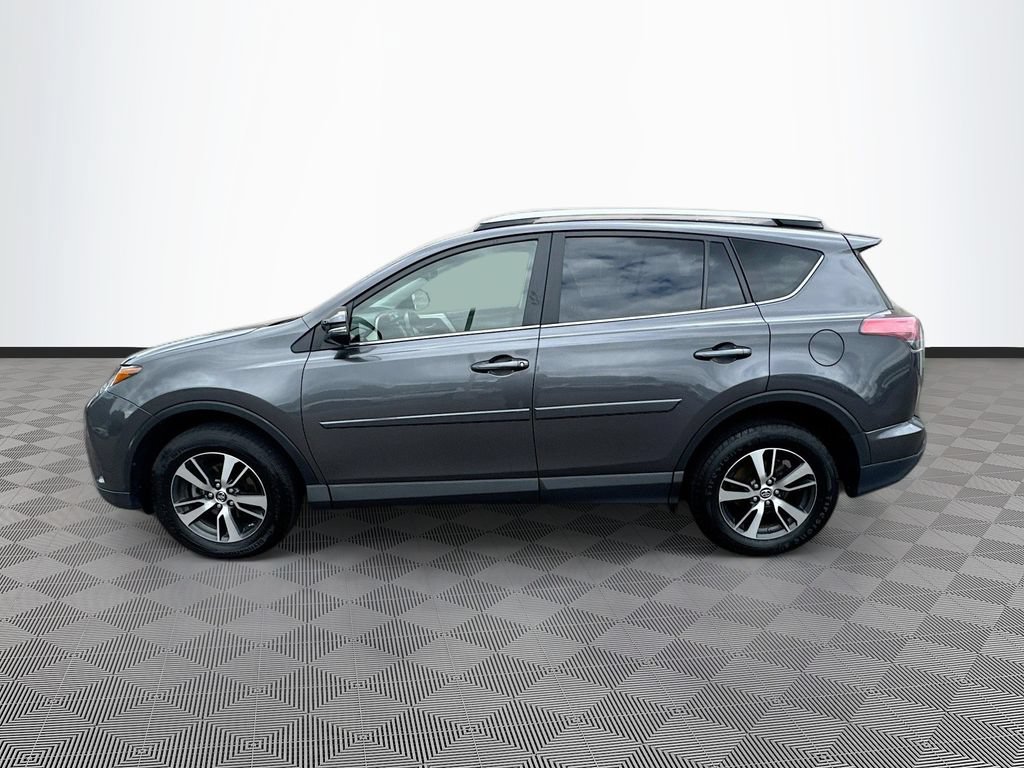 Used 2017 Toyota RAV4 XLE AWD/4WD image 33