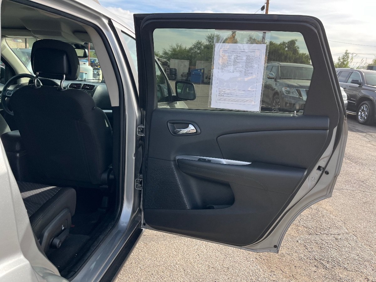 Used 2019 Dodge Journey SE FWD image 16