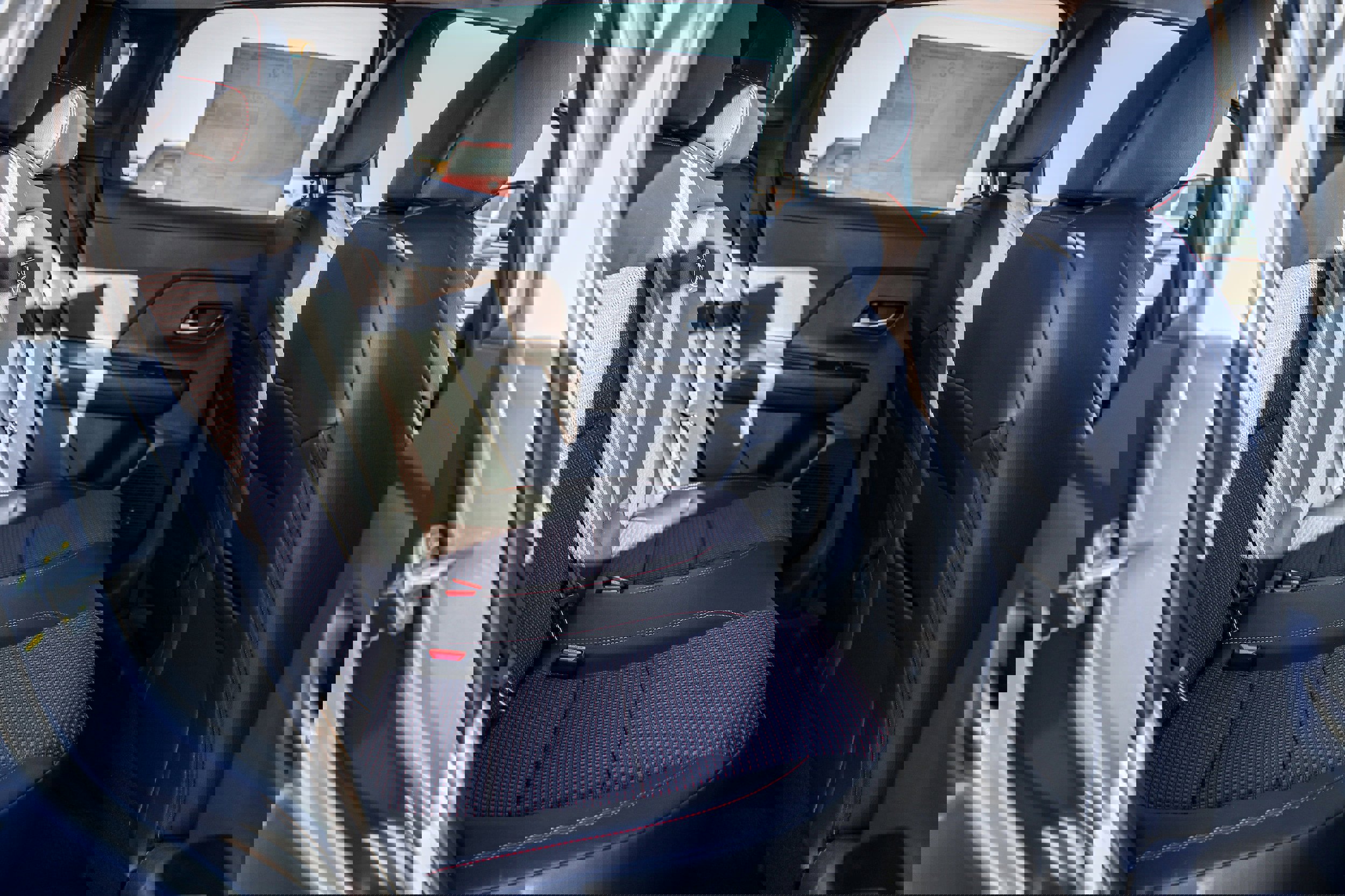 New 2026 Nissan Kicks SR w/ Cold Weather Package image 10