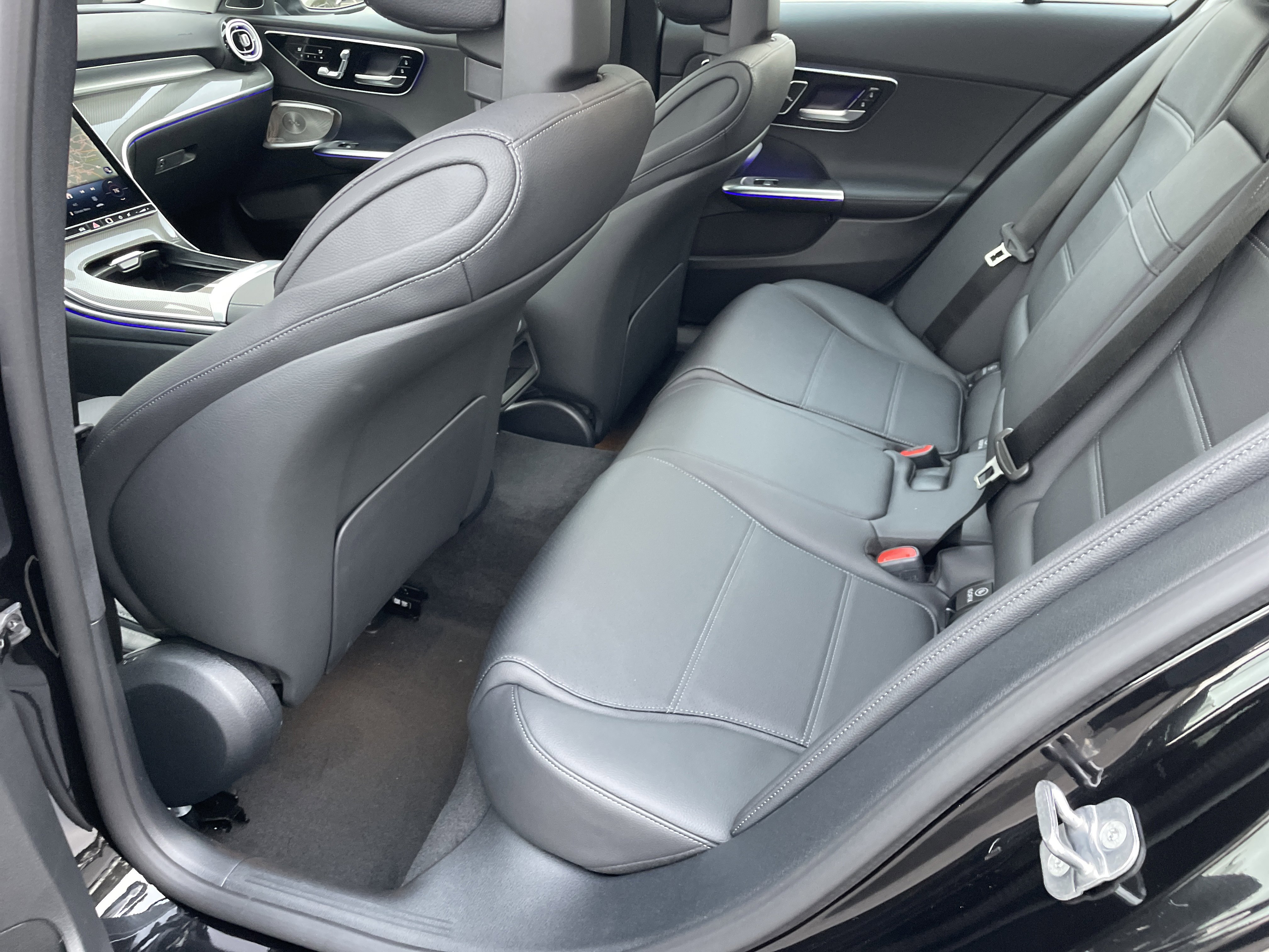 New 2026 Mercedes-Benz C 300 4MATIC Sedan image 36