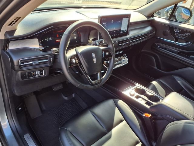 Used 2025 Lincoln Corsair FWD image 5