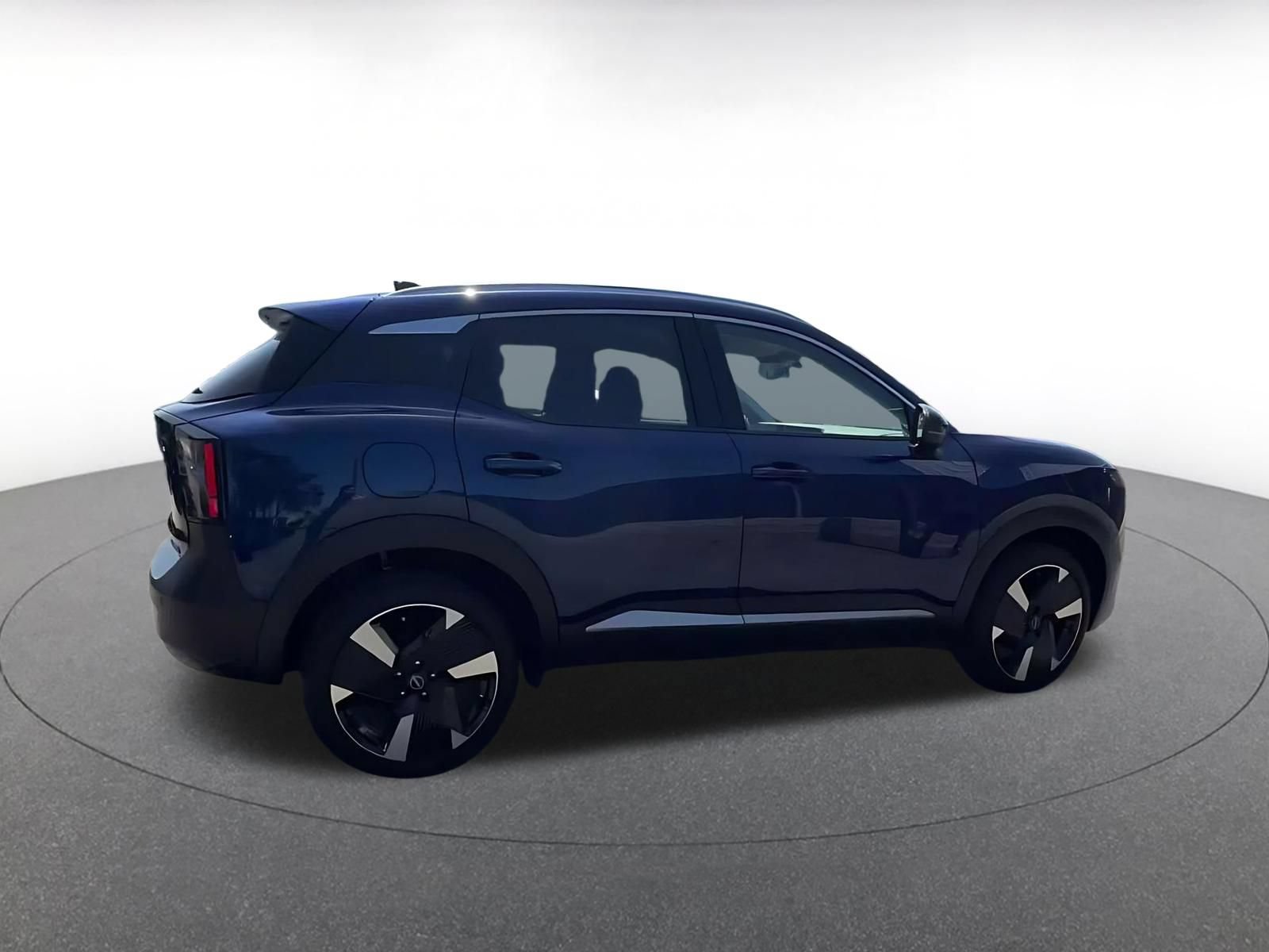 Used 2026 Nissan Kicks SR AWD/4WD image 13