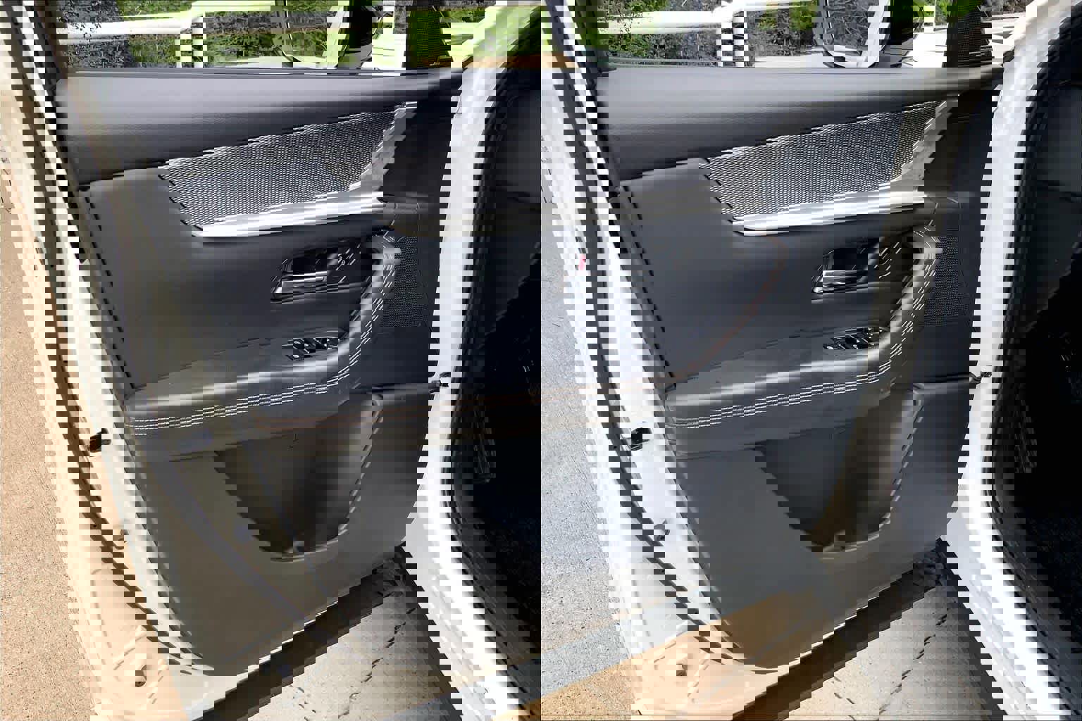 Used 2025 MAZDA CX-70 Plug-In Hybrid w/ Premium Plus AWD/4WD image 21