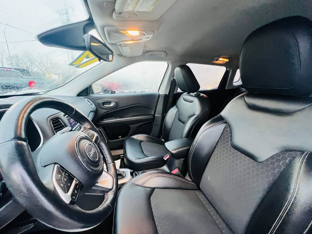 Used 2017 Jeep Compass Latitude w/ Cold Weather Group image 17