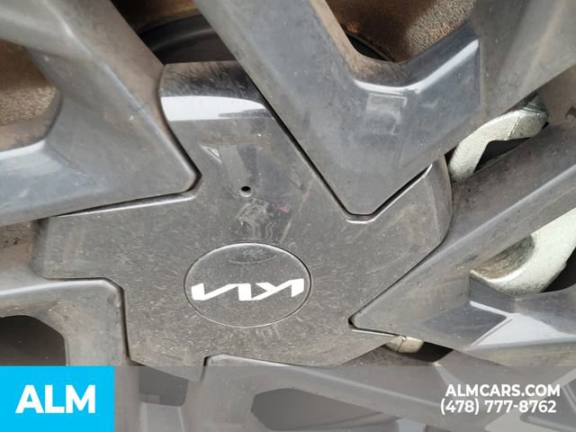 Used 2025 Kia Sportage SX image 24