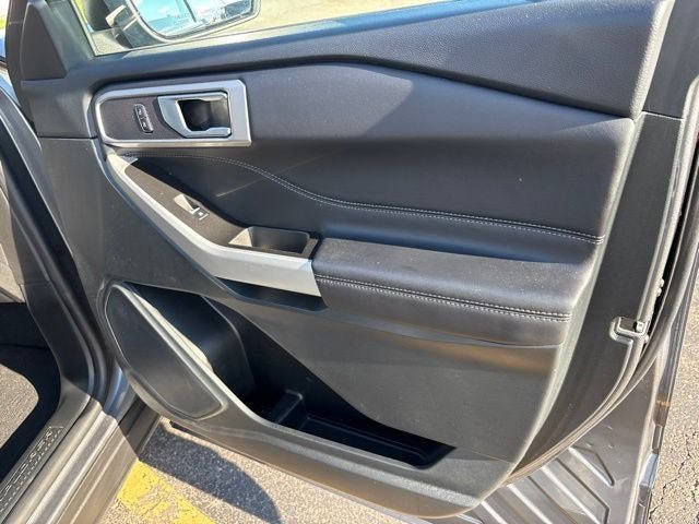Used 2024 Ford Explorer XLT w/ Equipment Group 202A AWD/4WD image 6