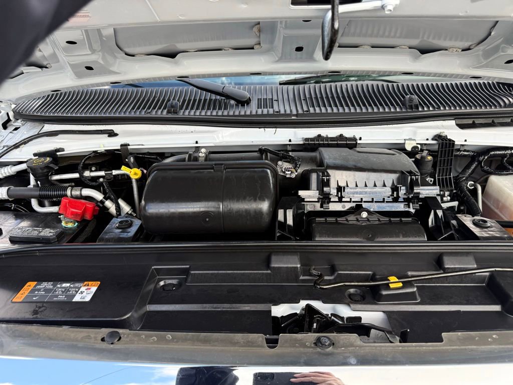 Used 2022 Ford E-450 and Econoline 450 Super Duty w/ Power Windows & Locks Group image 9