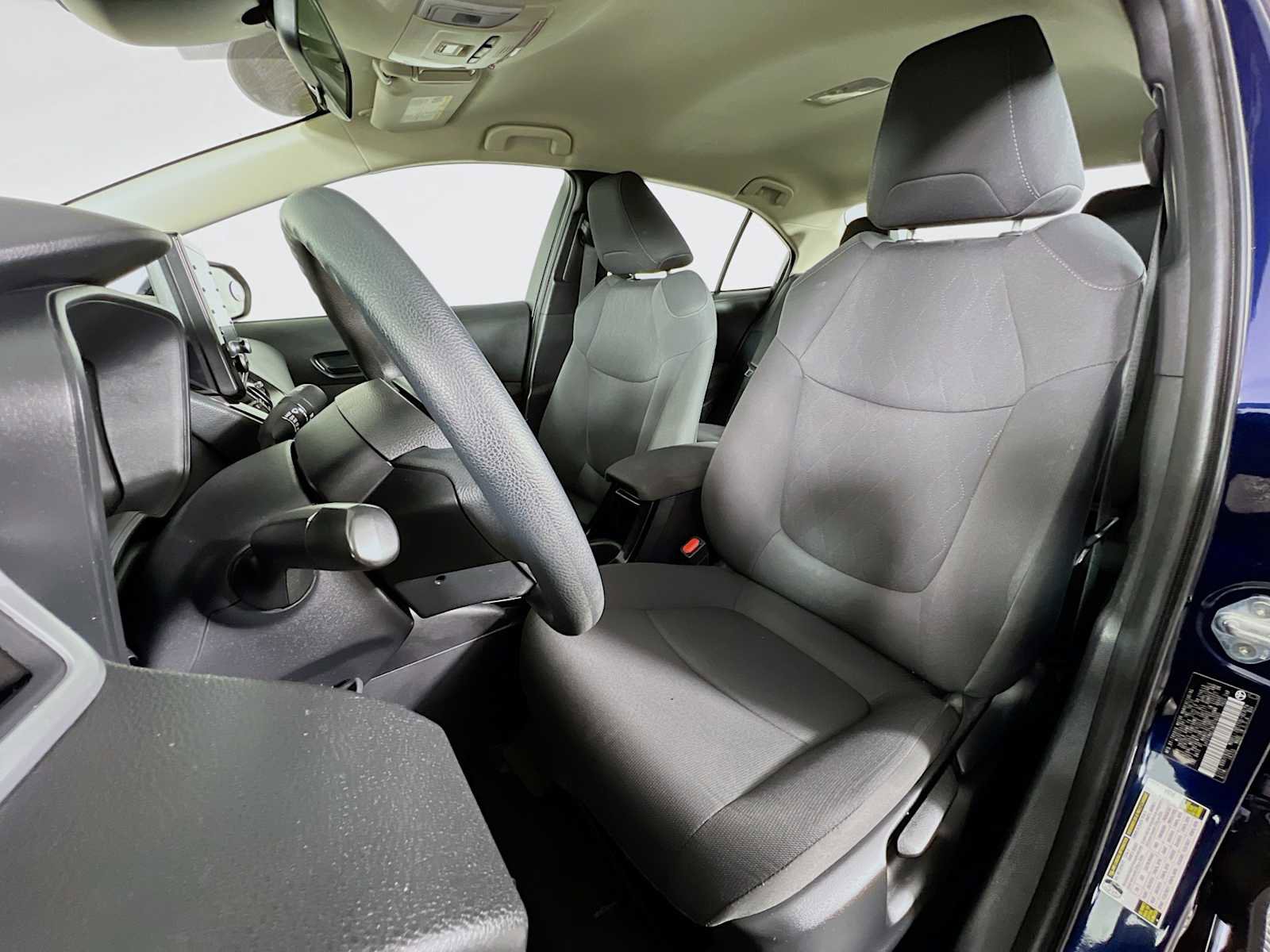 Used 2022 Toyota Corolla LE image 20