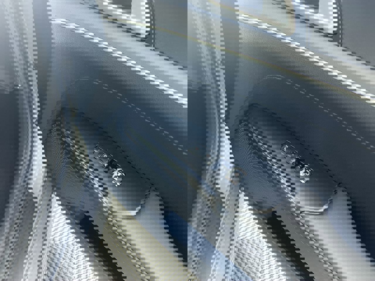 Used 2023 Kia K5 LXS image 32