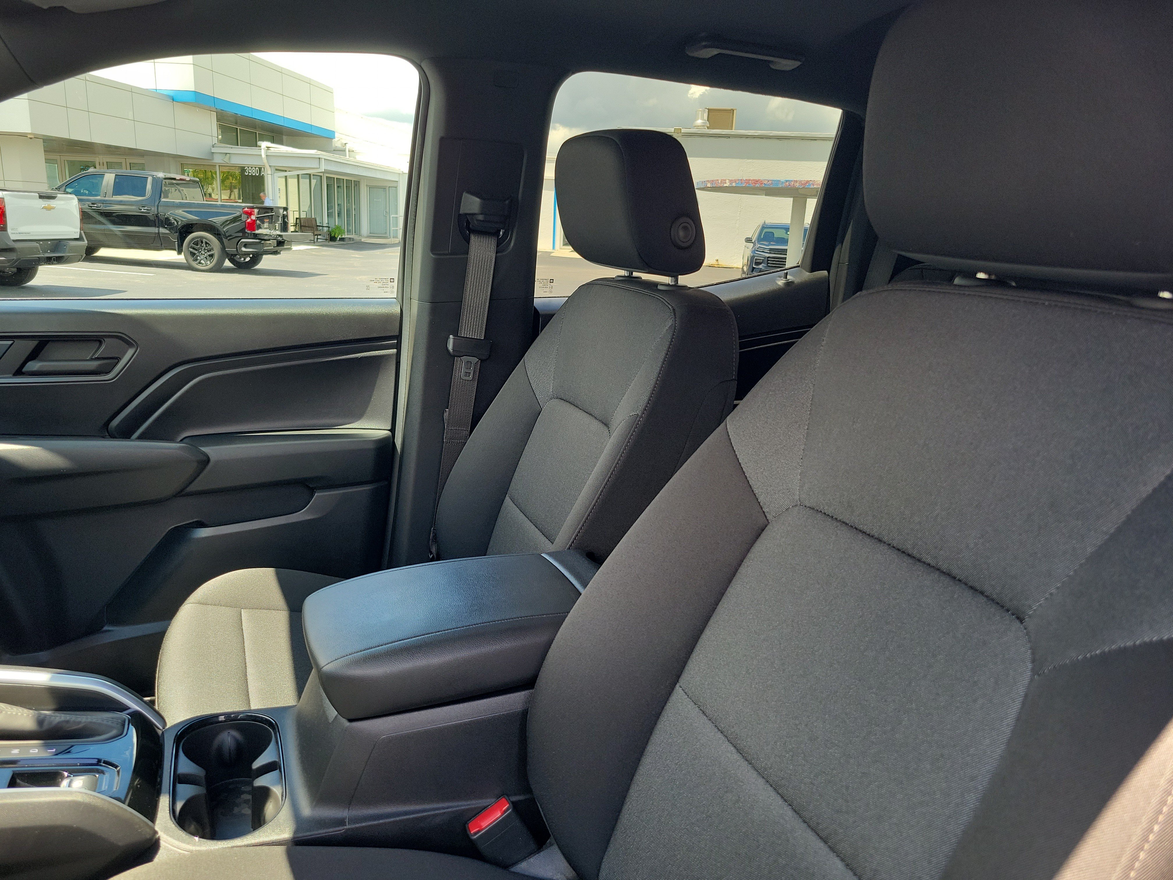 Used 2024 Chevrolet Colorado Trail Boss AWD/4WD image 15