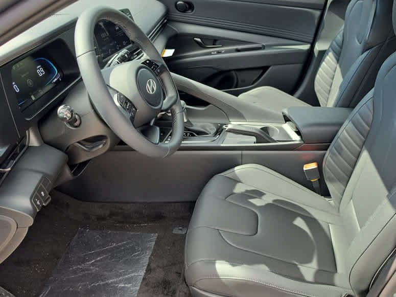 New 2026 Hyundai Elantra SEL Sport FWD image 15