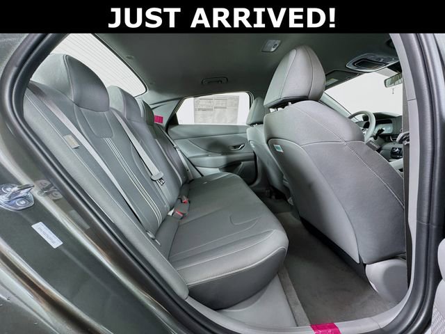 Used 2025 Hyundai Elantra Sport FWD image 39