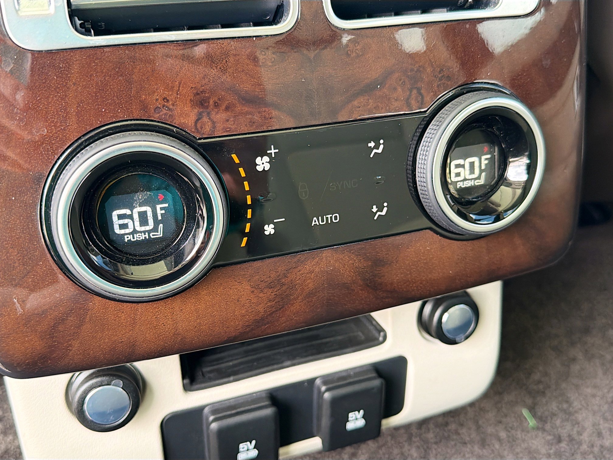 Used 2019 Land Rover Range Rover HSE image 21